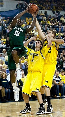 Stu Douglass (1) and Zack Gibson (32)