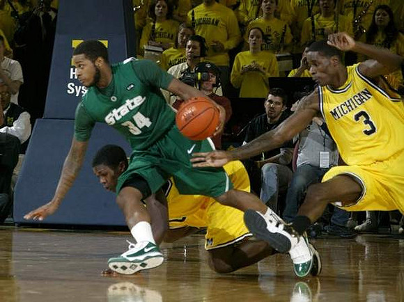 Laval Lucas-Perry (31) and Manny Harris (3)