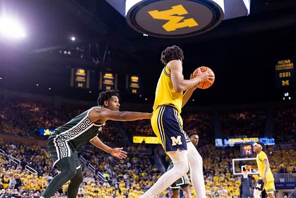 Tray Jackson (2) and Dug McDaniel (0)