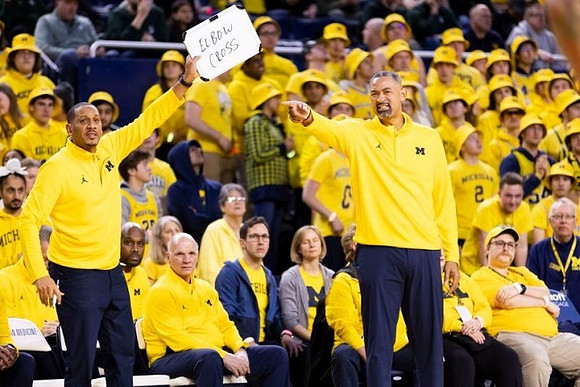 Howard Eisley, Phil Martelli, and Juwan Howard