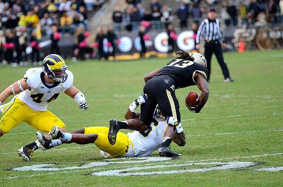 Desmond Morgan (44) and Raymon Taylor (6)