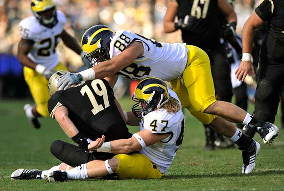 Craig Roh (88), Jake Ryan (47), and Kenny Demens (25)