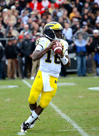 Denard Robinson (16)
