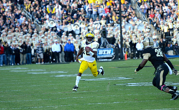 Denard Robinson (16)