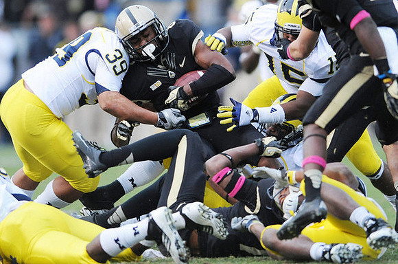 Sione Houma (39) and James Ross (15)