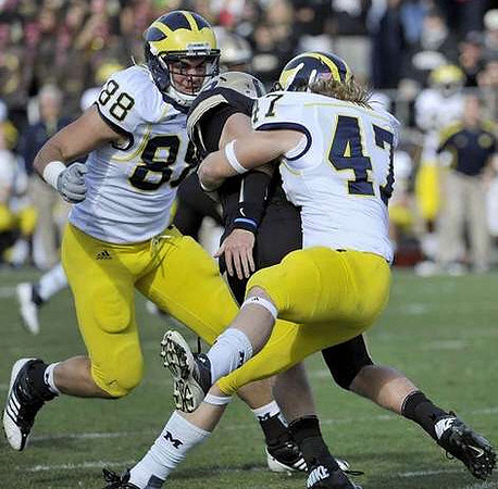 Craig Roh (88) and Jake Ryan (47)