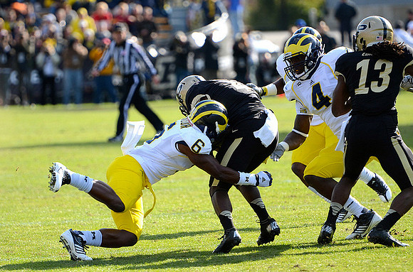 Raymon Taylor (6) and Cameron Gordon (4)