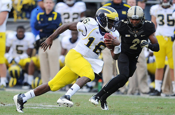Denard Robinson (16)