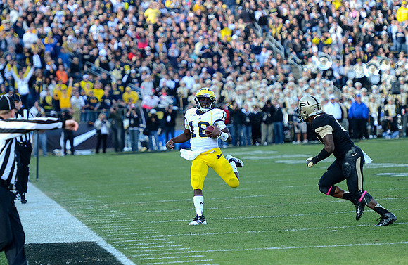 Denard Robinson (16)