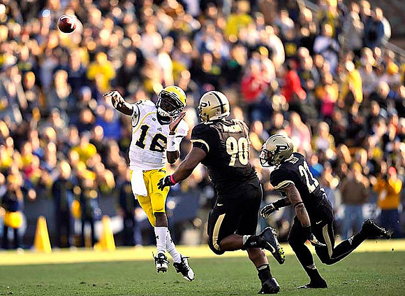Denard Robinson (16)