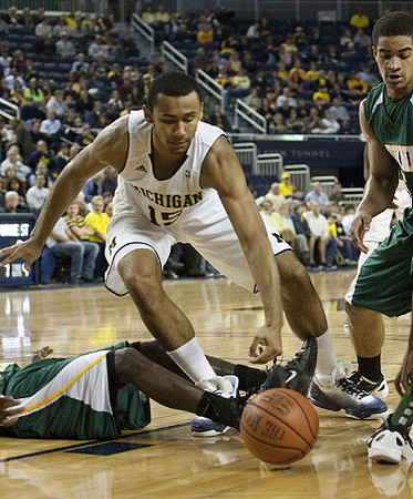 Jon Horford (15)