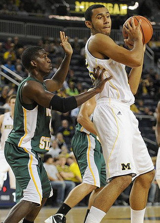 Jon Horford (15)