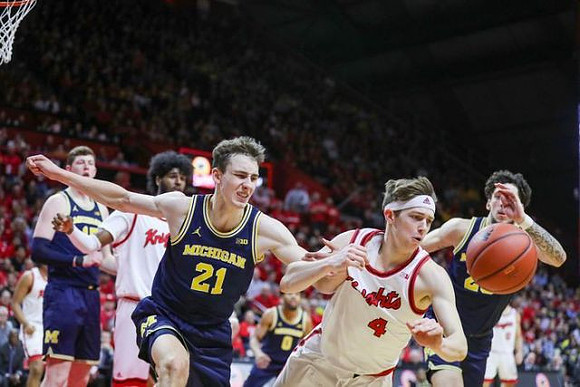 Jon Teske (15), Franz Wagner (21), and Brandon Johns Jr. (23)