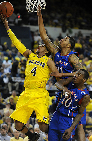 Darius Morris (4)
