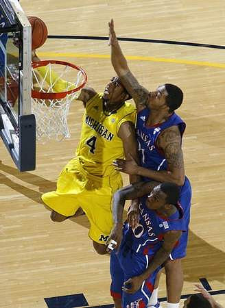 Darius Morris (4)