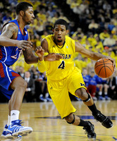 Darius Morris (4)