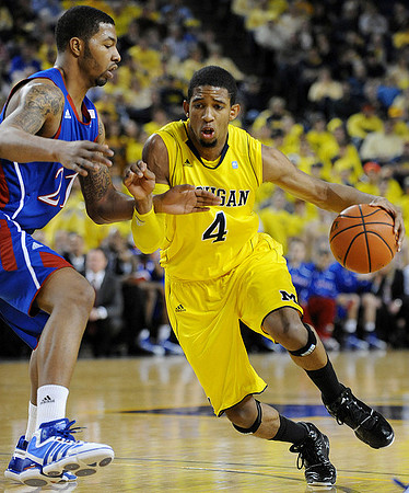 Darius Morris (4)