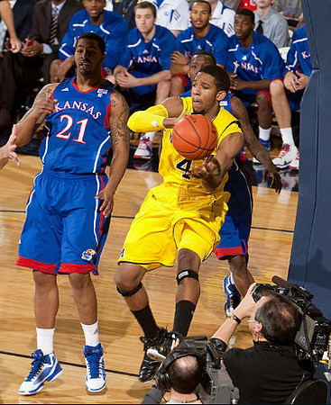 Darius Morris (4)