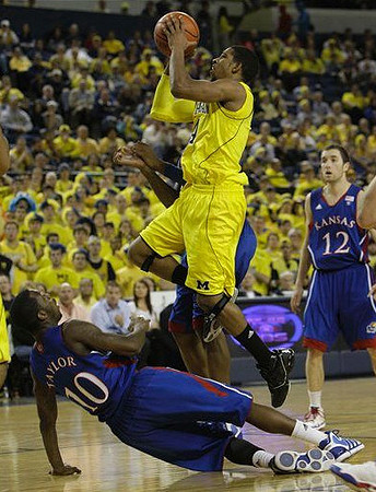 Darius Morris (4)