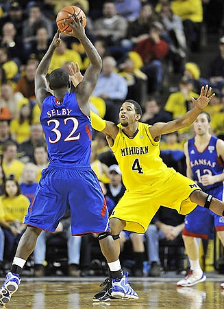 Darius Morris (4)