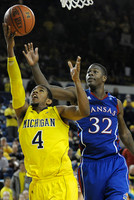 Darius Morris (4)