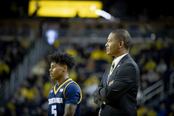 Chattanooga Head Coach Lamont Paris