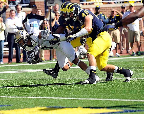 James Ross (15) and Desmond Morgan (48)
