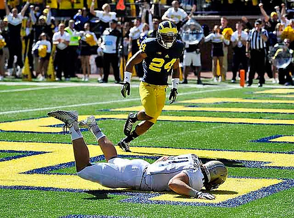 Delonte Hollowell (24)