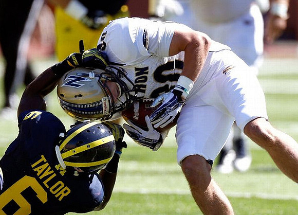 Raymon Taylor (6)
