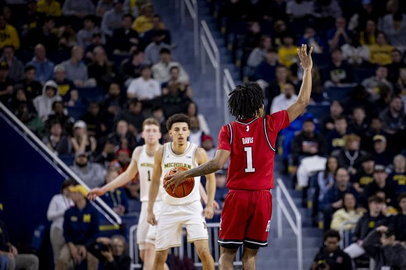 Justin Pippen (10) and Danny Wolf (1)