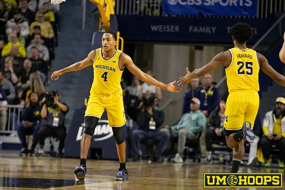 Nimari Burnett (4) and Jace Howard (25)
