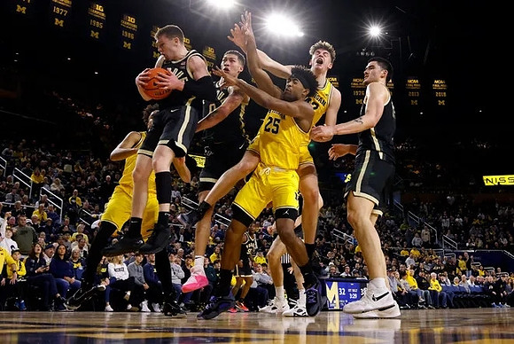 Terrance Williams II (5), Jace Howard (25), and Will Tschetter (42)