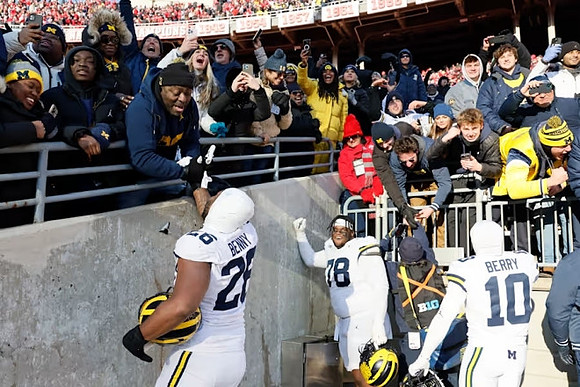 Rayshaun Benny (26), Kenneth Grant (78), and Zeke Berry (10)