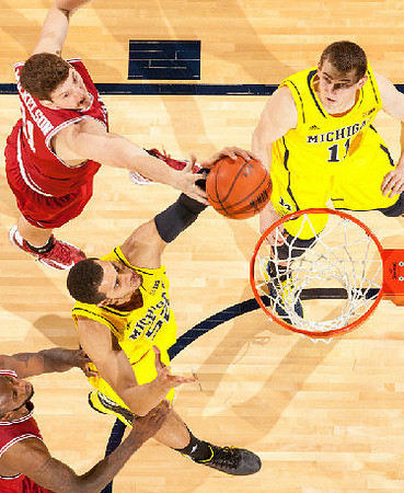 Jordan Morgan (52) and Nik Stauskas (11)