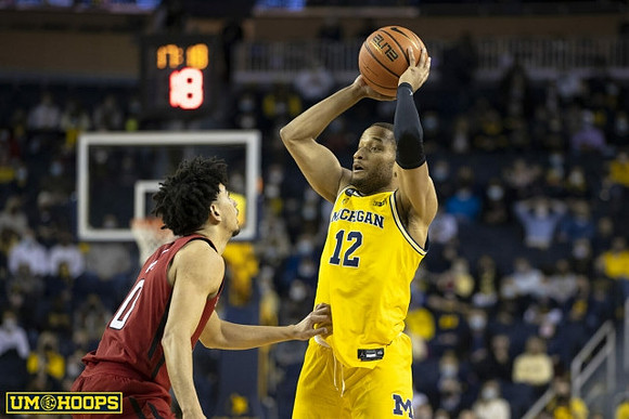 DeVante' Jones (12)