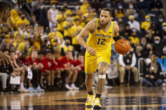 DeVante' Jones (12)