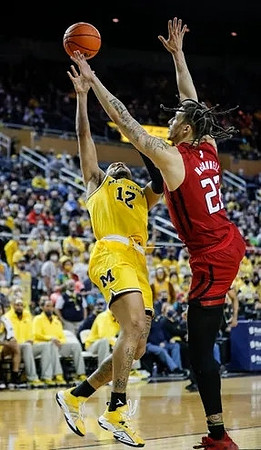 DeVante' Jones (12)