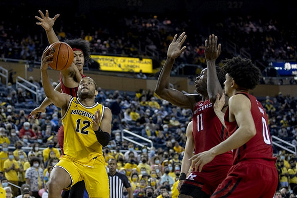 DeVante' Jones (12)
