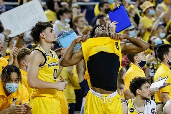 Adrien Nunez (0), Jace Howard (25), and Brandon Johns Jr. (23)