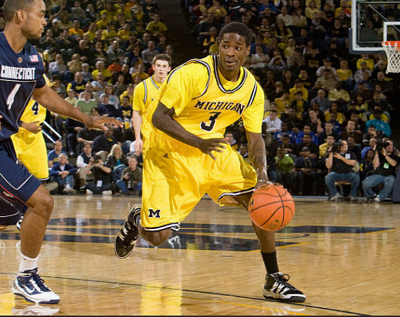Manny Harris (3), Stu Douglass (1), and Darius Morris (4)