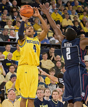 Darius Morris (4)