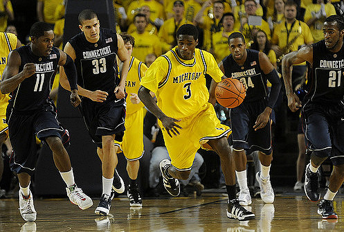 Manny Harris (3) and Zack Novak (0)