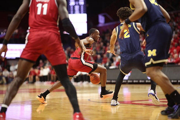 Tray Jackson (2) and Tarris Reed Jr. (32)