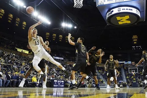 Moritz Wagner (13)