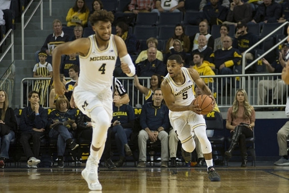 Isaiah Livers (4) and Jaaron Simmons (5)