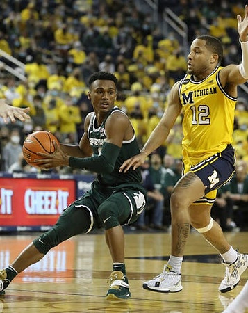 DeVante' Jones (12)