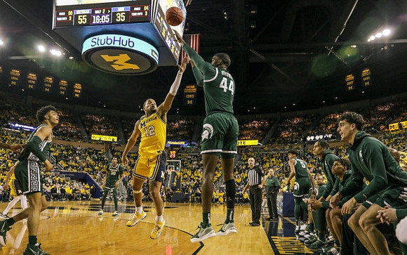DeVante' Jones (12)