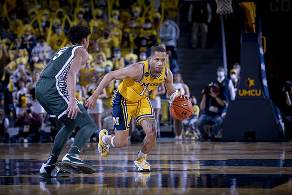 DeVante' Jones (12)