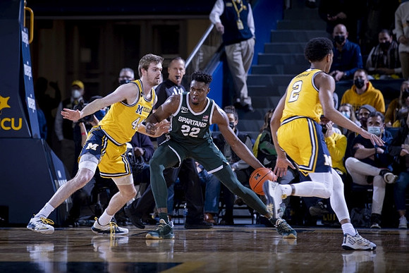Jaron Faulds (44) and Kobe Bufkin (2)