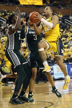 DeVante' Jones (12)